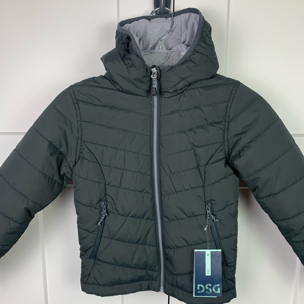 Girls XS DSG Insulated Winter Puffer Cost Jacket Hooded Black 6 - 8 years